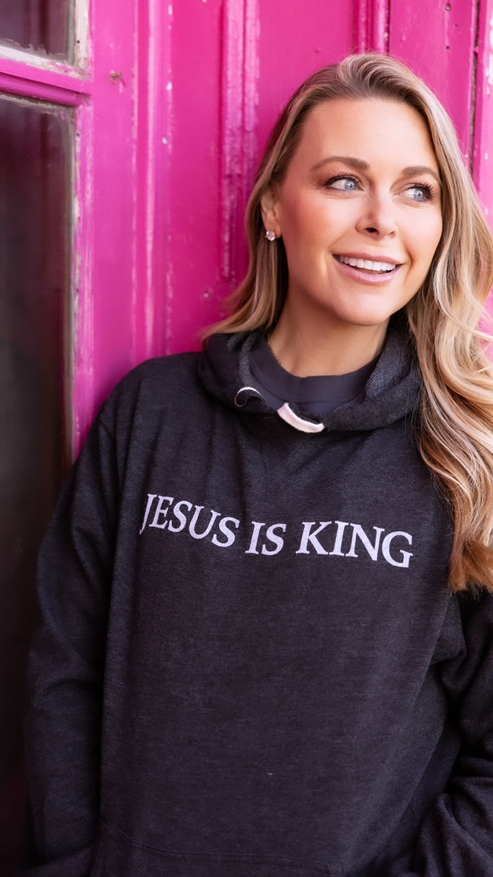 Jesus is King hoodie - Black